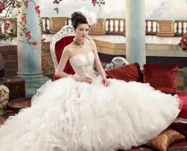 梦见穿婚纱 梦见穿婚纱 梦见自已穿婚纱