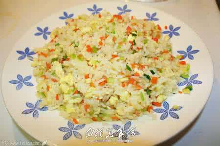 鸡蛋芹菜炒饭 鸡蛋芹菜炒饭的做法