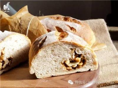 好吃吗 给姐姐吃一口 好吃得嗷嗷叫！吃一口就瞬间爱上的味道~~红糖核桃软欧