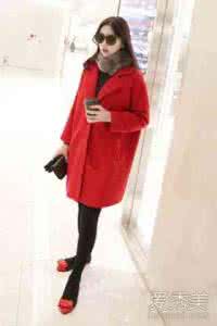 黑色呢子大衣搭配围巾 呢子大衣搭配 系上围巾魅力十足