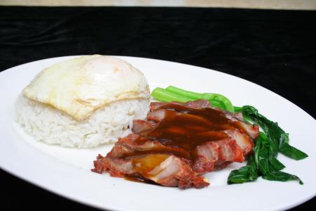用电饭煲怎么做腊肉饭 腊肉饭