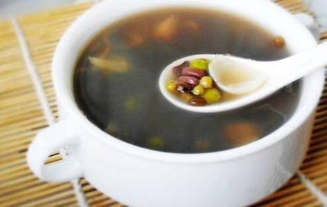 乌梅三豆汤的功效 乌梅三豆汤的做法