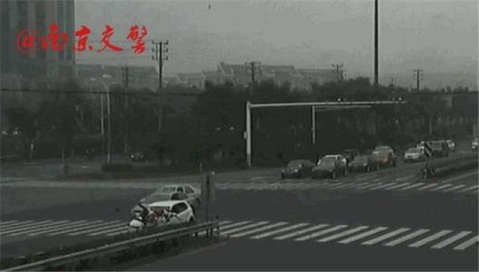 新交规非机动车闯红灯 比闯红灯更危险，机动车最可怕的死亡两秒！