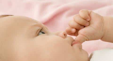 拉肚子便血的原因 宝宝拉肚子怎么办 这事也会导致宝宝拉肚子