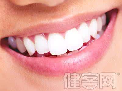 牙龈黑色是什么原因 牙龈发黑什么原因 这些因素要知道