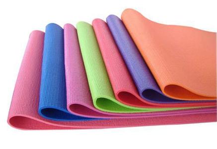 瑜伽垫什么材质好 如何选择瑜伽垫 关于瑜伽垫的材质介绍