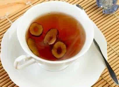 山楂泡水喝有什么好处? 红枣泡水喝有什么好处？