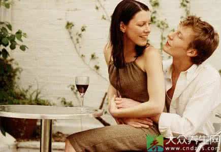 男人女人晚上做的事. 男人为何爱和女人做这事