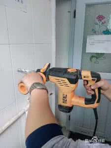 如何在瓷砖上打孔 如何在瓷砖上打孔？