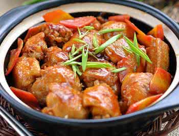 臭豆腐汤汁怎样熬的 热腾腾焖菜暖人心 汤汁浓厚更入味