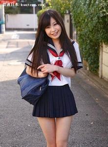 日本女孩冬天穿短裙 为何日本女孩在严冬里也能穿短裙_女孩为什么穿短裙