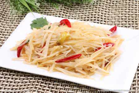 炒土豆丝 炒土豆丝 美味土豆丝必备诀窍-炒土豆丝不可放盐过早