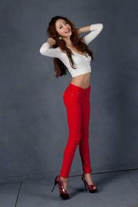 红色高跟鞋歌词 红色高跟鞋