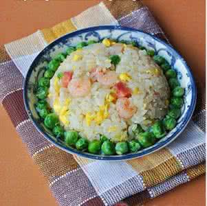 扬州炒饭 扬州炒饭————————过年这几天里颇受欢迎的花样主食