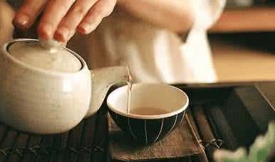 端茶倒水礼仪 端茶倒水礼仪 凭什么总让新人端茶倒水？