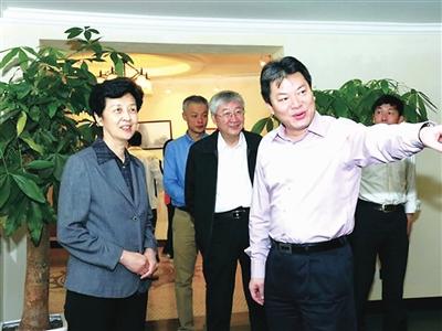 中国物业管理协会会长 中国物业管理行业的舵手——记中国物业管理协会会长谢家瑾 谢家瑾
