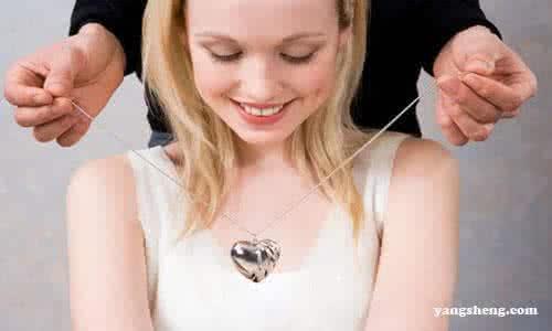 男人碰女人碰人人碰 男人心中不能碰的8种女人