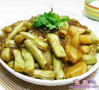 土豆炖豆角的家常做法 土豆炖豆角的家常做法 土豆炖豆角