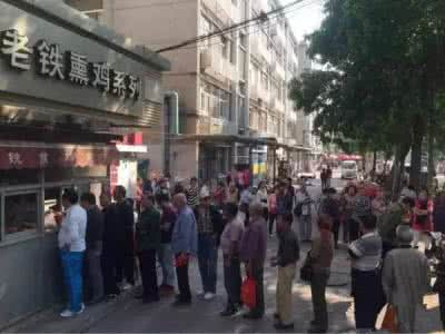 帝都神魔传 帝都不排队吃不到的13家神店!排过五个以上才是真吃货!