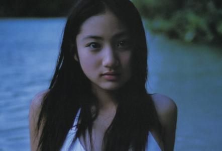 情不自禁想起你作文 想起一个人,是情不自禁的笑容