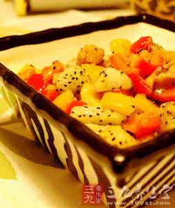 健身餐水煮鸡胸肉做法 5大水果煮肉养颜餐吃出好气色