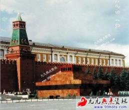 斯大林被移出列宁墓 遗体政治：斯大林遗体怎样从列宁墓中被突然移出