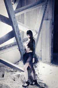 冈本多绪半裸写真知乎 【曲妙玲】张婉悠女伴曲妙玲推个人写真半裸演绎尽美哥特_曲妙玲