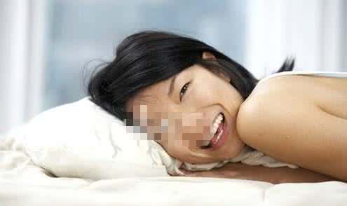 千万别惹嚼烟草的人 男人摸女人的禁区 男人床上的“禁区”，女人千万不能惹！