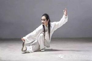 尾闾中正 一举一动，尾闾中正