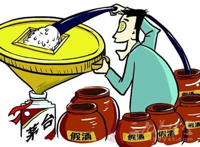 8人团伙日骗千元 8人团伙日骗千元 佛山警方端掉制假酒团伙 成本400元卖出上千元