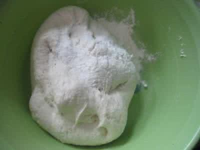 面粉发酵后酸味能吃吗 碱能去酸味吗?