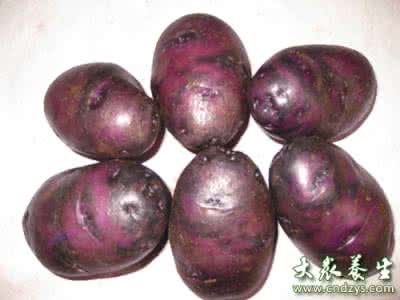 经期不能吃的水果 哪些人不能吃黑土豆 经期能吃黑土豆吗