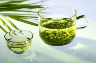 喝绿茶有什么好处 喝绿茶有7大好处