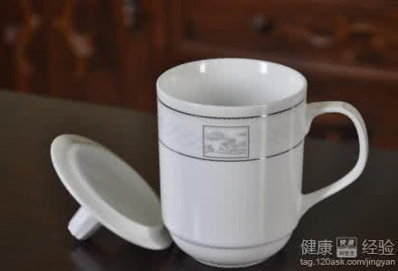 不锈钢杯子喝水致癌 6号杯盖遇热有毒致癌吗 喝水用什么杯子健康