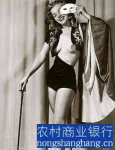 玛丽莲梦露 玛丽莲梦露 玛丽莲·梦露：陪伴她进入坟墓的，只有孤独 | 鲜读