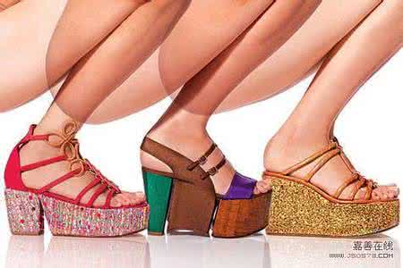 松糕鞋 松糕鞋女人美丽的脚下“杀机四伏”