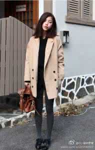 瘦腿裤 落伍的英文怎么写 大衣+瘦腿裤?你落伍啦!这样穿才最chic!