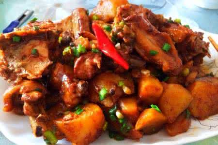 土豆烧鸡块的家常做法 烧鸡怎么做 土豆烧鸡的做法,土豆烧鸡怎么做好吃,土豆烧鸡的家常做法