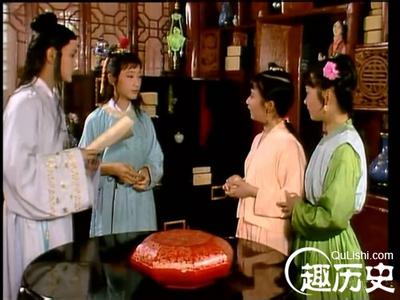 彩云 贾环 红楼梦里与贾环要好的丫头是彩云还是彩霞?