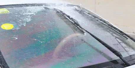 保暖内衣 手机扫一扫 快速浏览内容方向盘穿保暖衣不安全 冬季诱发事故的三大杀手