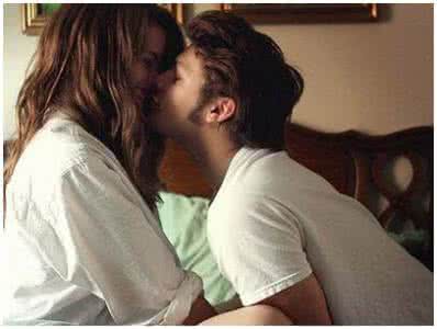 适合啪啪听的刺激音乐 啪啪时这样抚摸女性更刺激