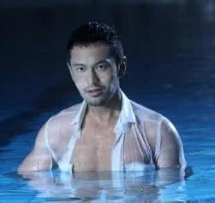 范冰冰金锁 那时候范冰冰还是金锁，刘晓庆也刚刚走出秦城监狱.....