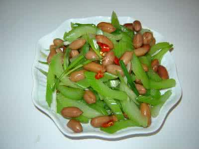 花生芹菜胡萝卜拌菜 快乐美食之花生豆拌芹菜萝卜