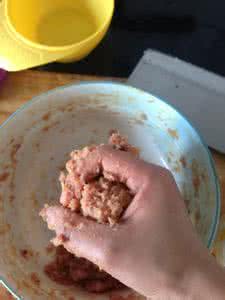 两岁宝宝食谱 两岁宝宝牛肉食谱 宝宝可以吃牛肉吗?宝宝吃牛肉的食谱
