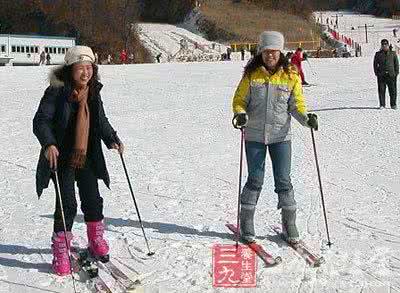伏牛山滑雪场 伏牛山滑雪场 滑雪技巧助您成滑雪高手