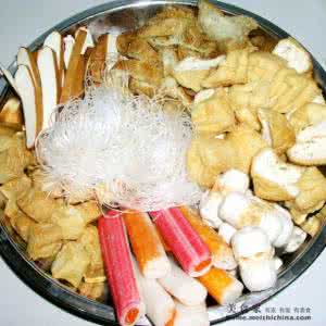 酸菜炖排骨 天凉吃火锅——酸菜排骨什锦火锅