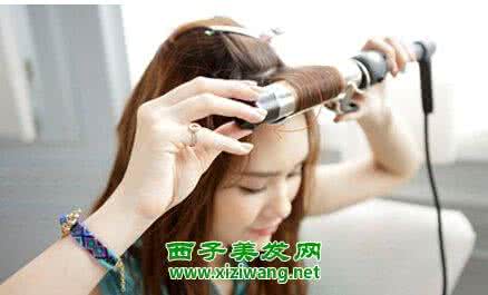 怎样用卷发棒做刘海 怎么用卷发棒烫刘海