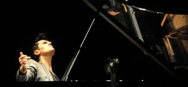 吴亦凡和鹿晗谁帅 明明和偏偏谁帅 “明明”和“偏偏”