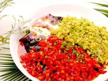 剁椒鱼头的做法 那一碗勾人魂魄的剁椒鱼头，帮你勾引TA的胃！