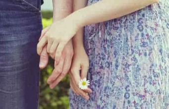 拇指玩手机版 当拇指代替爱语，手机代替伴侣